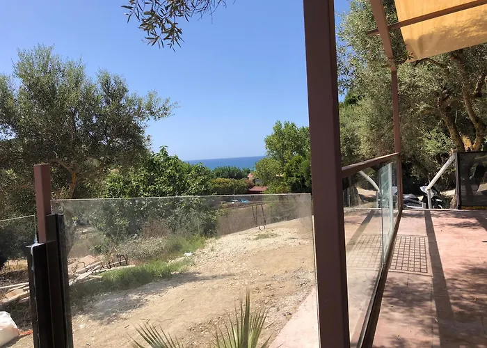 Villa Maryelen Marathias