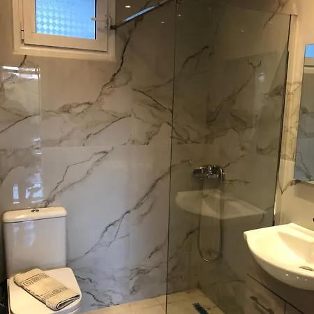 Maryelen Marathias Villa *