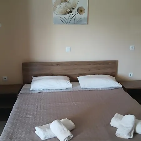 Villa Maryelen Marathias