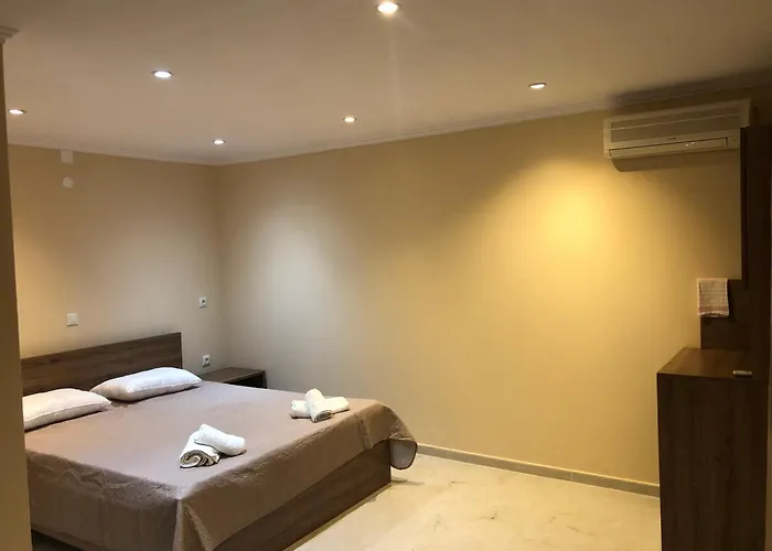 Maryelen Marathias * Perivólion