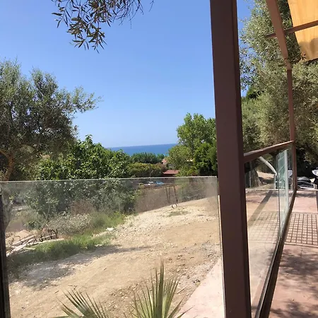 Villa Maryelen Marathias